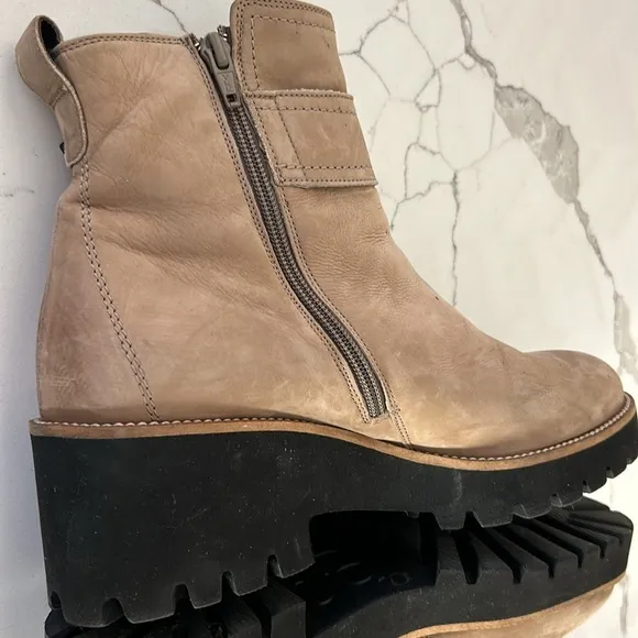 PAUL GREEN Dynamic Ankle Buckle Boot LUG PLATFORM MOTO Tan 8.5