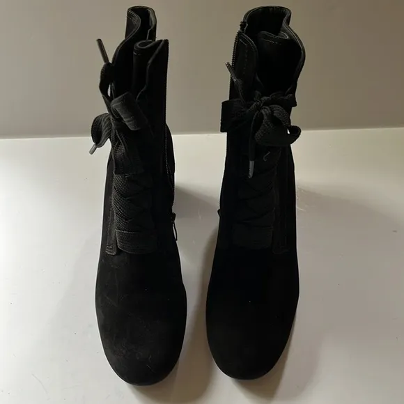 PAUL GREENE | Lace up Booties w/ Block Heel 2.5”