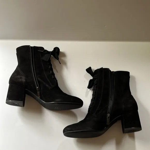PAUL GREENE | Lace up Booties w/ Block Heel 2.5”