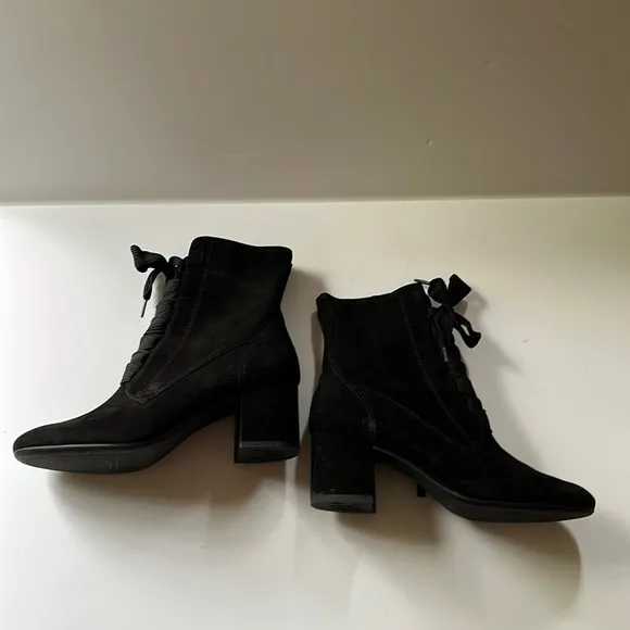 PAUL GREENE | Lace up Booties w/ Block Heel 2.5”