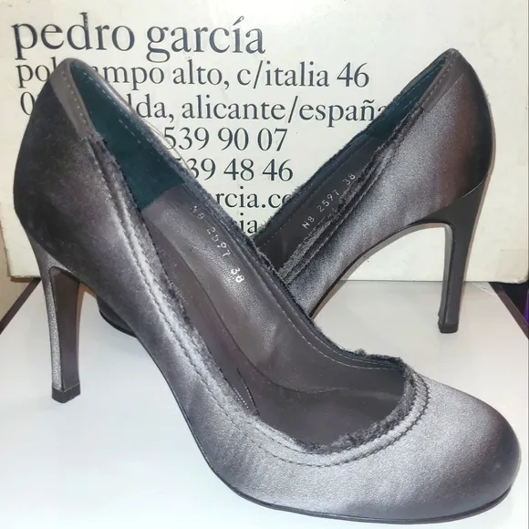 Pedro Garcia grey frayed satin shoes high heels size 8 / 38 NEW