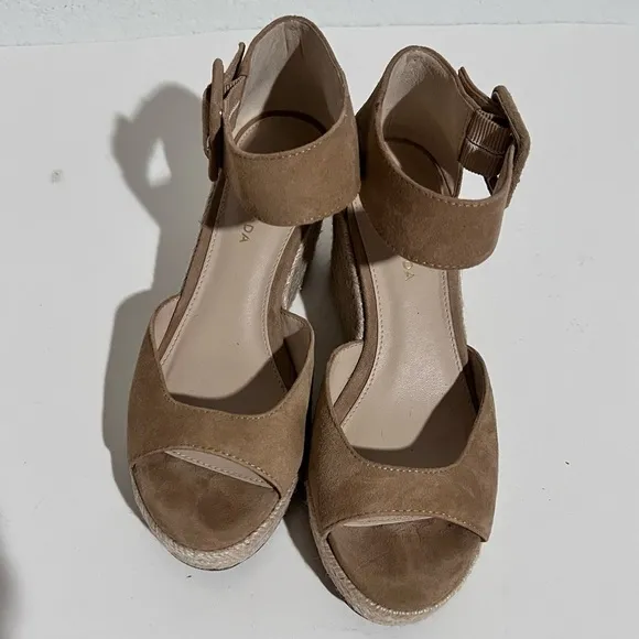 Pelle Moda Latte Kid Suede Leather Ankle Strap Wedge Sandals 5.5