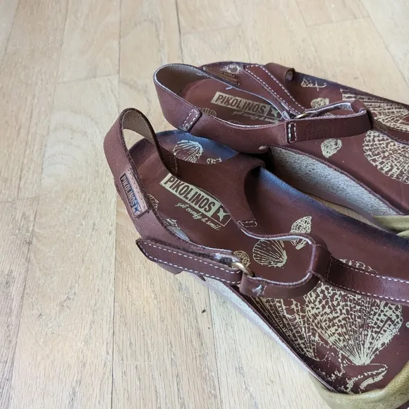 Pikolinos Mahon wedge strap Sandals size 9