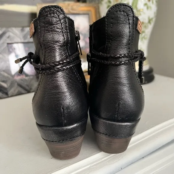 PIKOLINOS ROTTERDAM Black Leather Ankle Boots