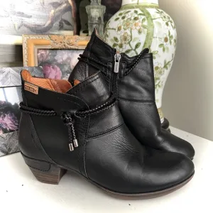 PIKOLINOS ROTTERDAM Black Leather Ankle Boots
