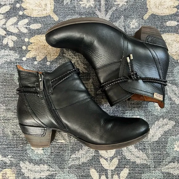 PIKOLINOS ROTTERDAM Black Leather Ankle Boots