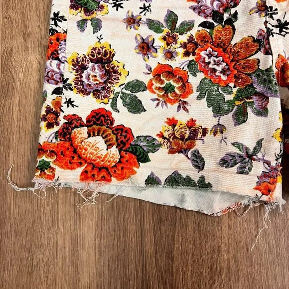 Pilcro | High Rise Boho Floral Cut Off Raw Hem Denim Shorts Sz 29