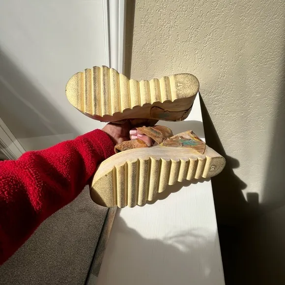 Platform shoes 37 or 7 to 7.5