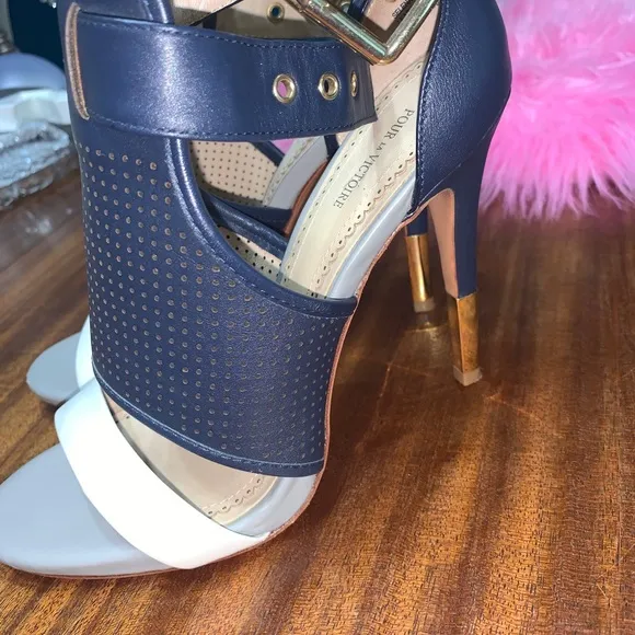 Pour la Victoire heels