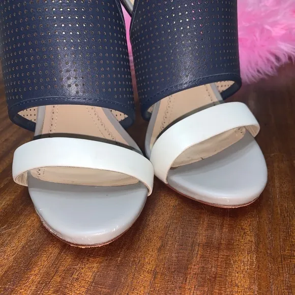 Pour la Victoire heels