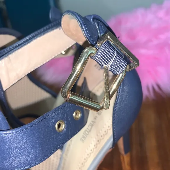 Pour la Victoire heels