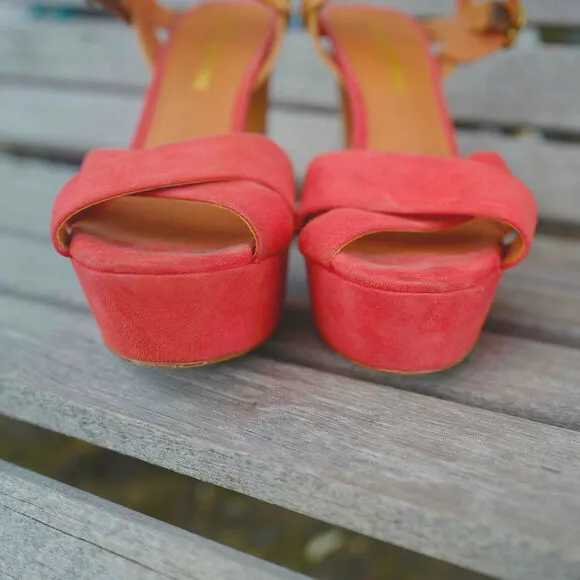 Pour La Victoire Neysa Heels – Red Suede Platform Open Toe Sandals Stacked Heel