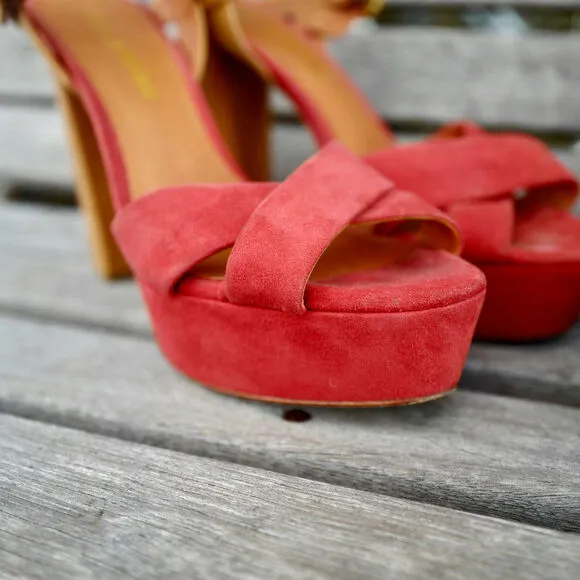 Pour La Victoire Neysa Heels – Red Suede Platform Open Toe Sandals Stacked Heel