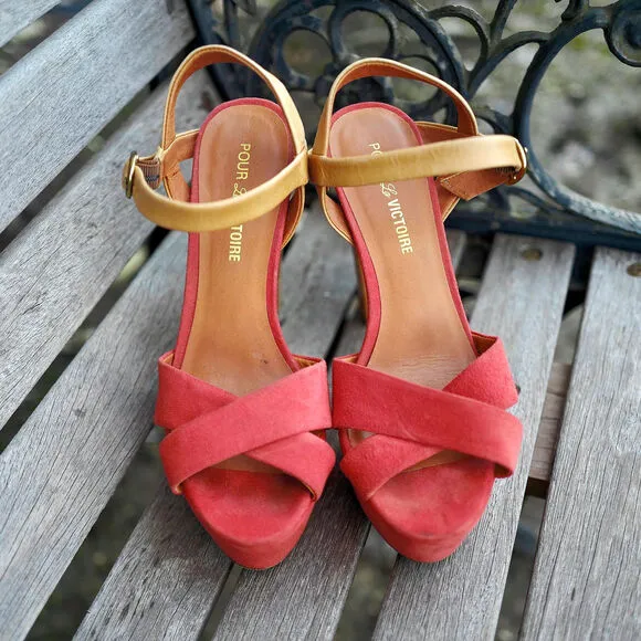 Pour La Victoire Neysa Heels – Red Suede Platform Open Toe Sandals Stacked Heel