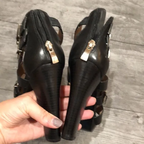 Pour La Victoire nwot leather black heel sandals