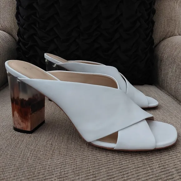POUR LA VICTOIRE PLV HARLEY IVORY HEELED SANDAL