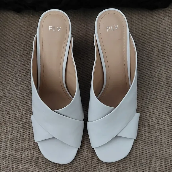 POUR LA VICTOIRE PLV HARLEY IVORY HEELED SANDAL