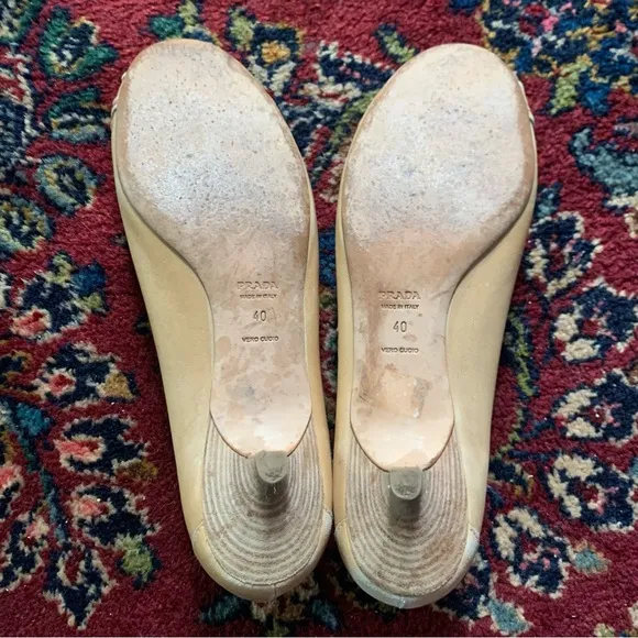 Prada 40 Leather Beige Bow Kitten Heel Shoes womens made Italy