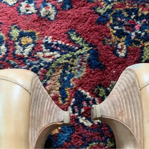 Prada 40 Leather Beige Bow Kitten Heel Shoes womens made Italy
