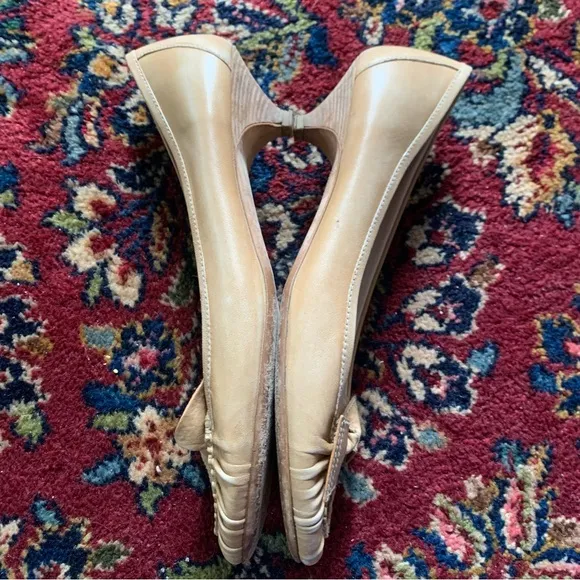 Prada 40 Leather Beige Bow Kitten Heel Shoes womens made Italy
