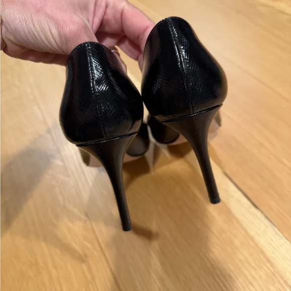 Prada Black Patent Leather Saffiano Pumps Never Worn size 38