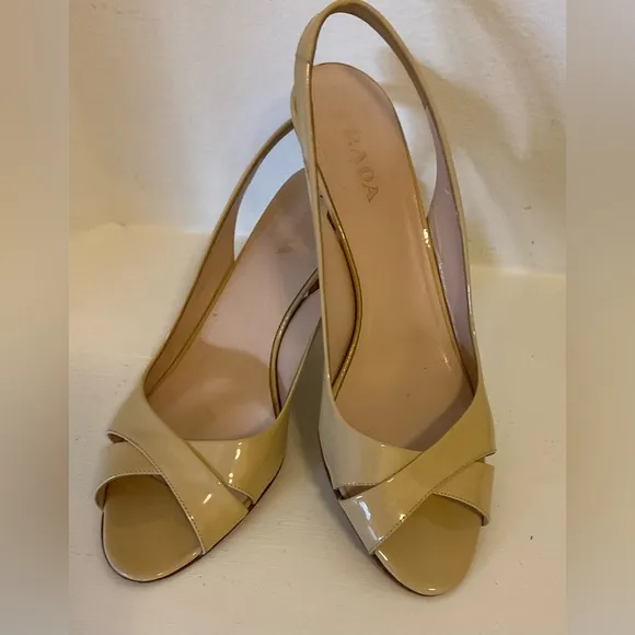 Prada pumps, size 39. Patent leather. Open toe and heel, light brown. for women.