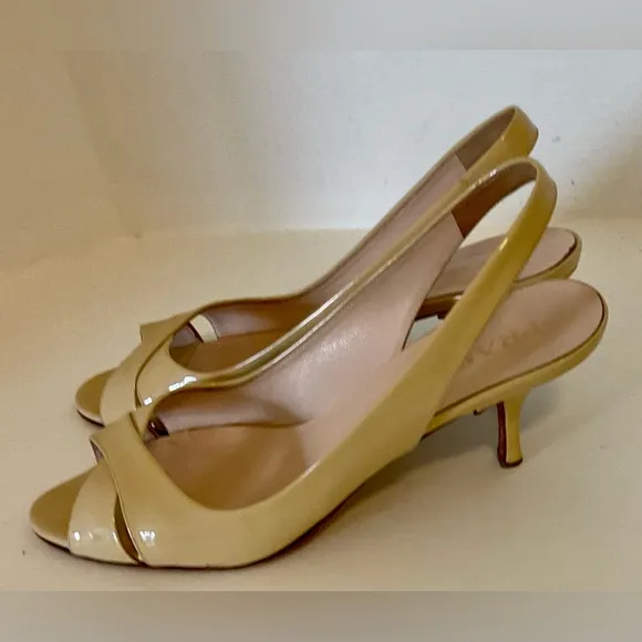 Prada pumps, size 39. Patent leather. Open toe and heel, light brown. for women.