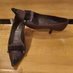 Prada size 37.5 brown and black authenticated kitten heels Made in Italy