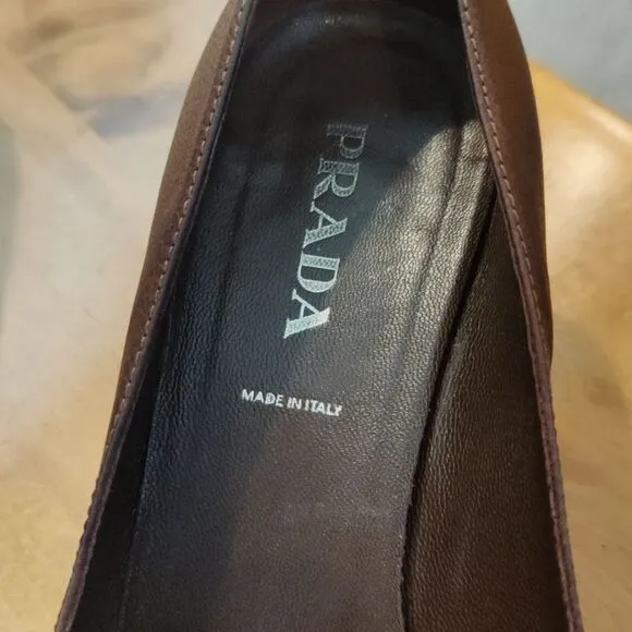 Prada size 37.5 brown and black authenticated kitten heels Made in Italy