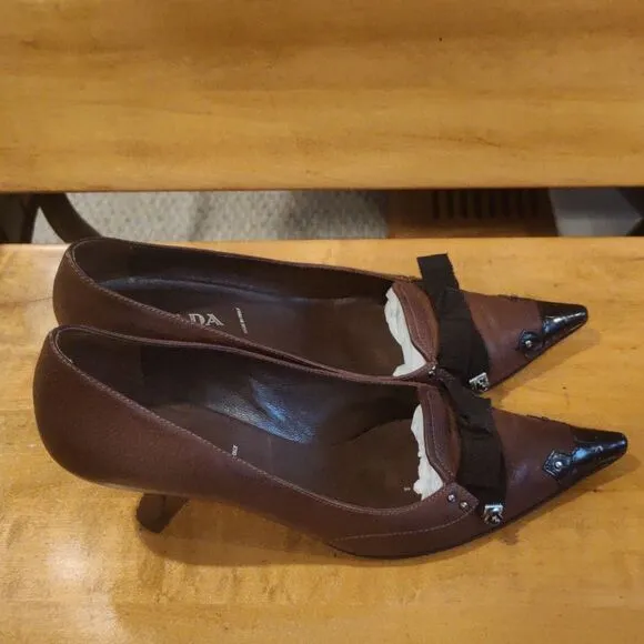 Prada size 37.5 brown and black authenticated kitten heels Made in Italy