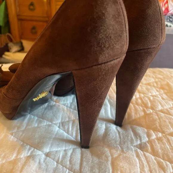 PRADA Suede Pumps – Black – Size 39 US 9 – 4&quot; Heel – Designer Heels