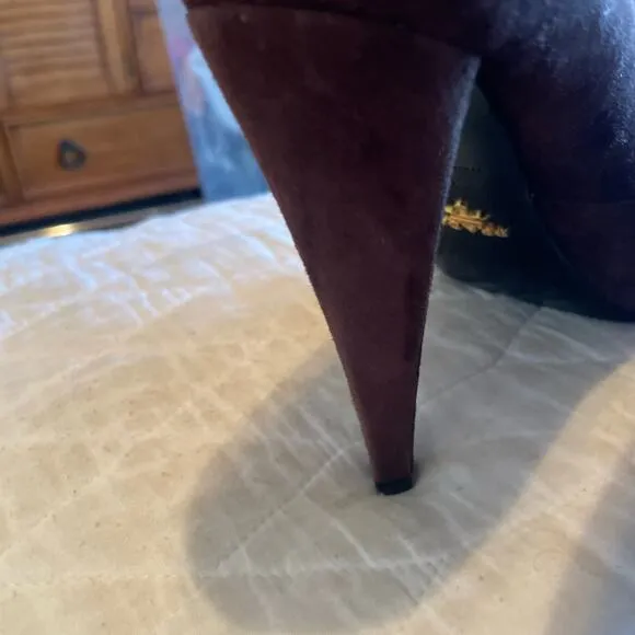 PRADA Suede Pumps – Black – Size 39 US 9 – 4&quot; Heel – Designer Heels