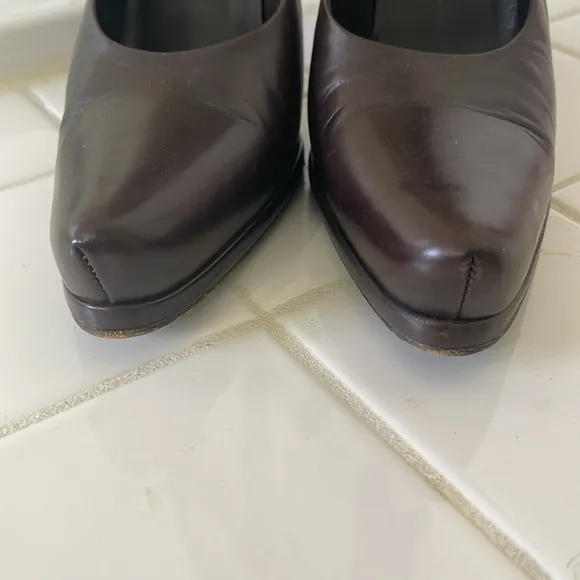Prada Women's Brown Leather Pumps