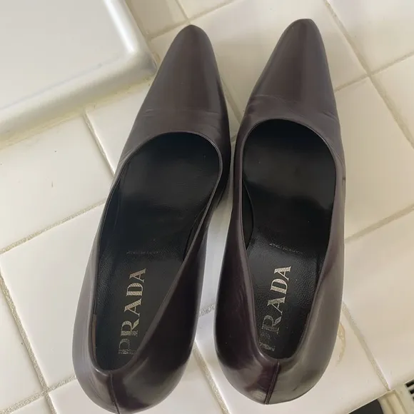 Prada Women's Brown Leather Pumps