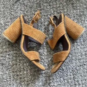 Rachel Comey Brown Corduroy Block  Heel  Sandals size 7