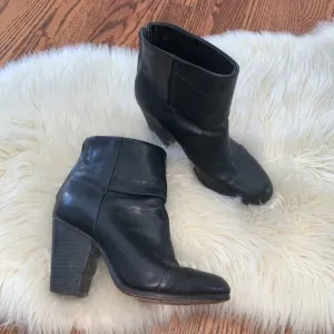 Rag &amp;‎ Bone Newberry black leather booties size 37