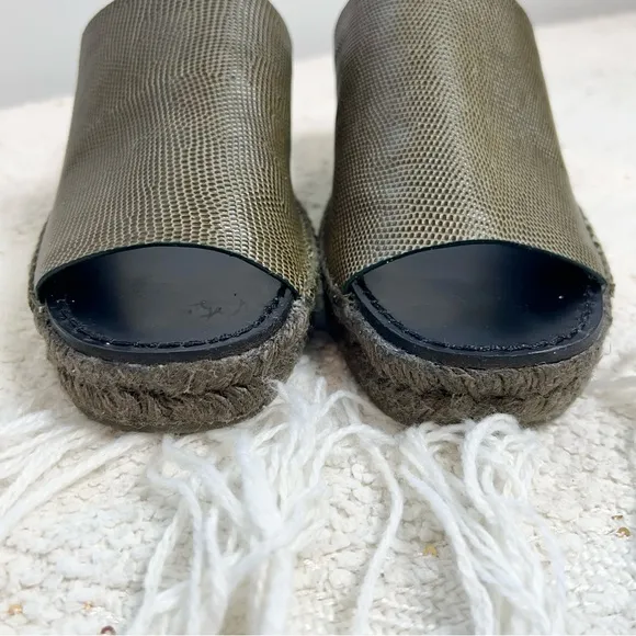 Rag &amp; Bone VIV Sandals Green Snake Print Leather Open Toe Wedge Espadrille 6 NEW
