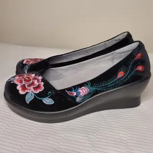 RARE Alegria Velvet Floral Embroidered Peacock Wedge Heels sz 6.5