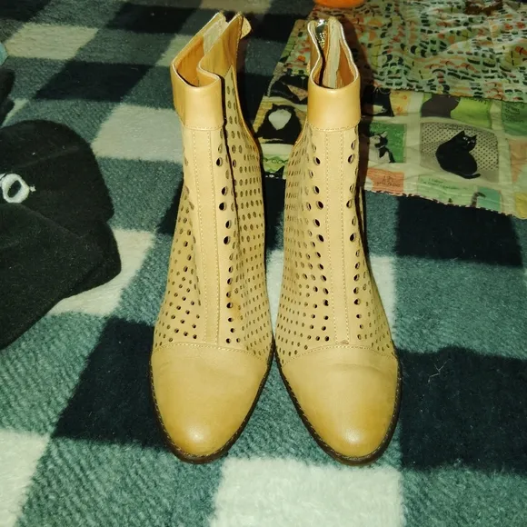 REBECCA MINKOFF Bedford Ankle Boots 8.5