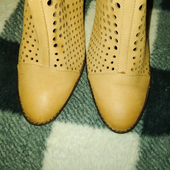 REBECCA MINKOFF Bedford Ankle Boots 8.5