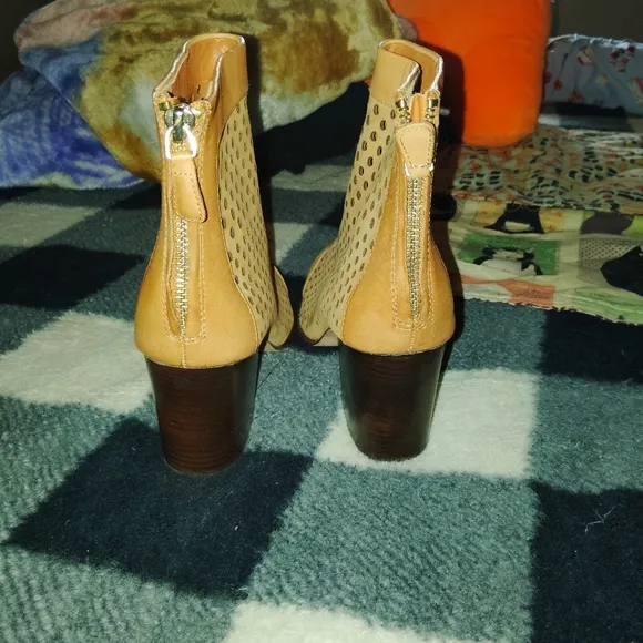 REBECCA MINKOFF Bedford Ankle Boots 8.5