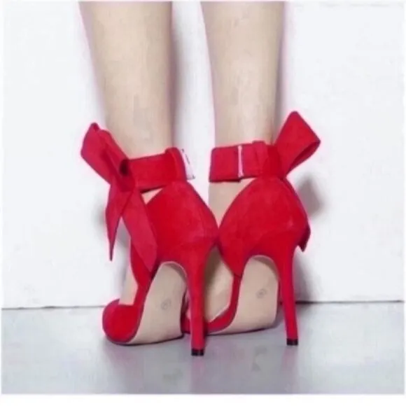 Red High Heel with Bow Accent Size 6