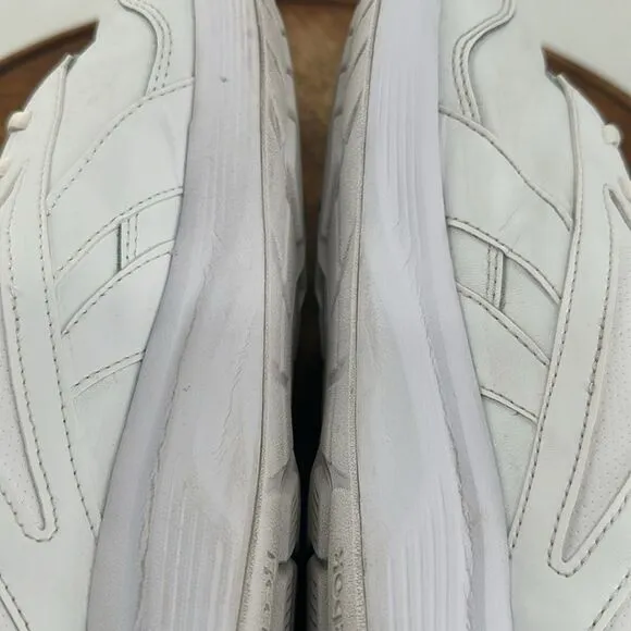 Reebok Shoes Mens 9.5 D Walk Ultra 7 Max White/Cold Grey/Collegiate Royal