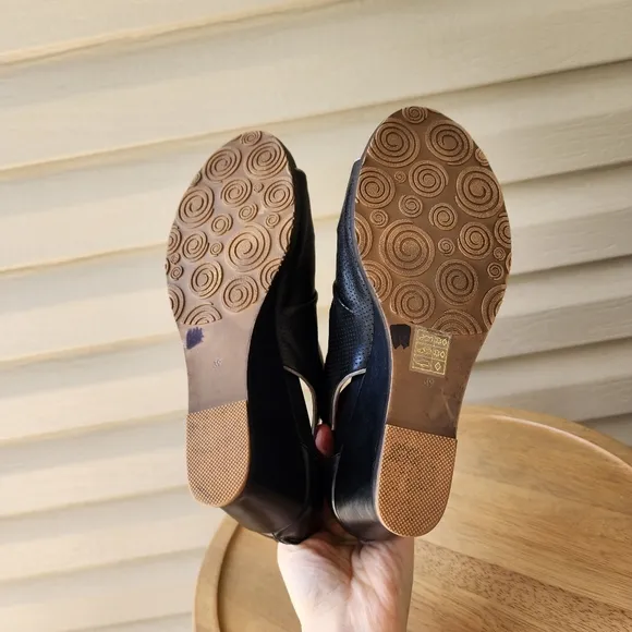 Regarde LeCiel women's leather sandals