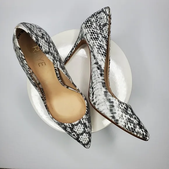 Revolve x Raye &quot;Tia&quot; Leather Heel in Grey Python Size 39.5