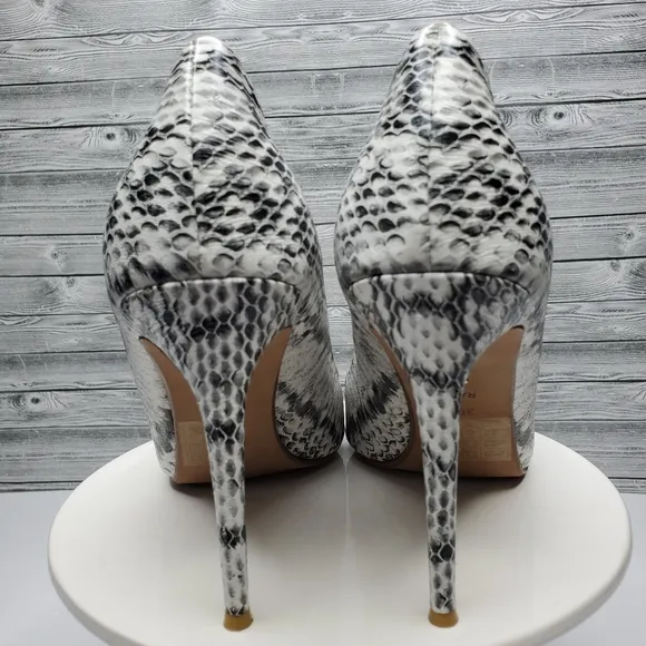 Revolve x Raye &quot;Tia&quot; Leather Heel in Grey Python Size 39.5
