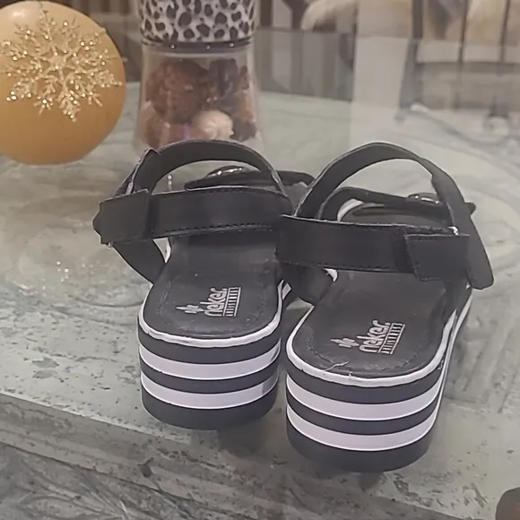 RIEKER WOMEN'S BLACK LEATHER CHUNKY SUMMER SANDALS SIZE 40 NEW