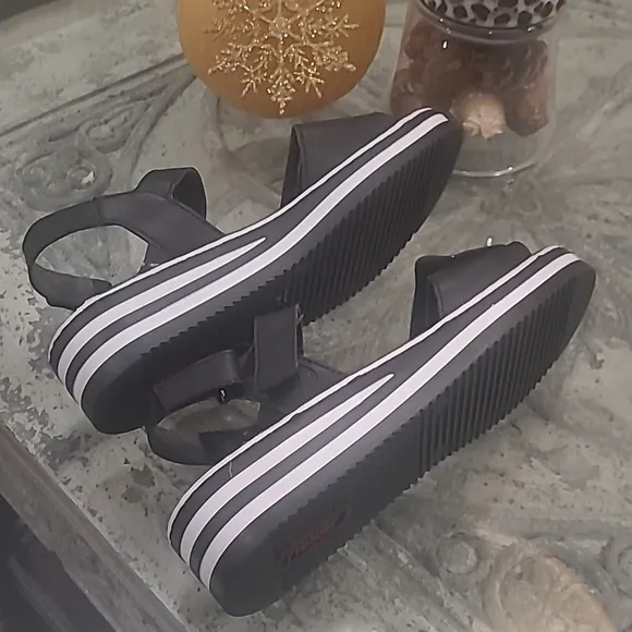 RIEKER WOMEN'S BLACK LEATHER CHUNKY SUMMER SANDALS SIZE 40 NEW