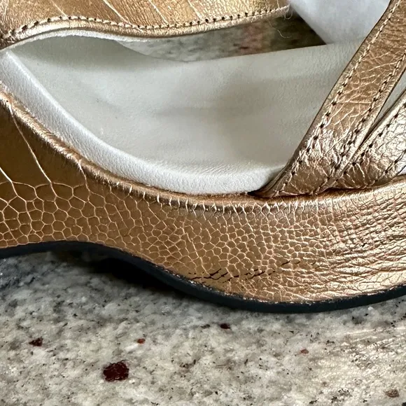 ✨Robert Clergerie Paris Reptile Embossed Gold Wedge Mule Sandals - Size 9✨