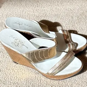 ✨Robert Clergerie Paris Reptile Embossed Gold Wedge Mule Sandals - Size 9✨